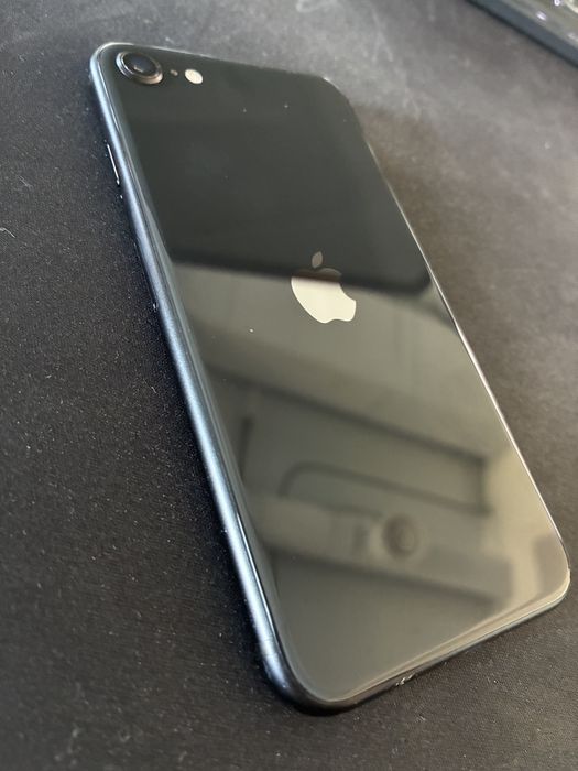 Iphone se 2 gen в отличном состоянии