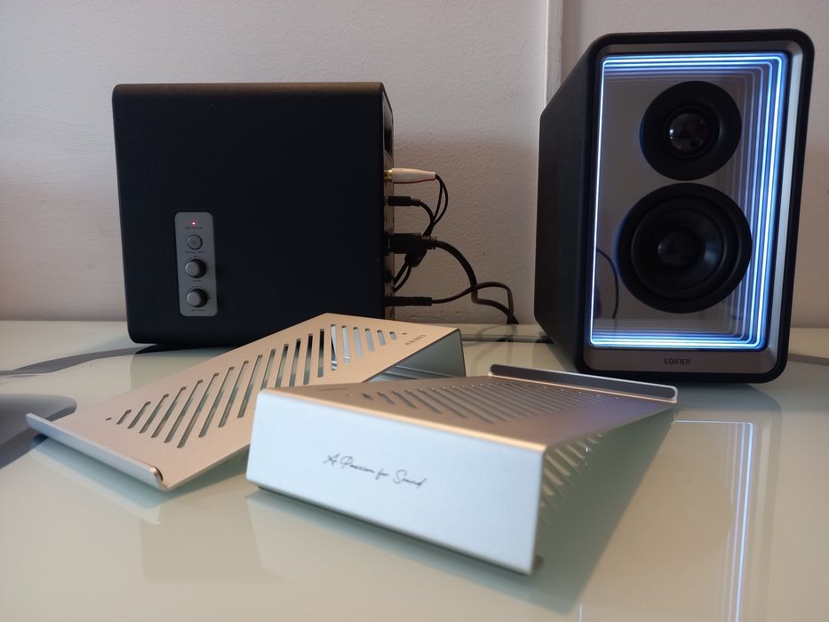 Boxe Edifier QR65 Bluetooth – ca noi, cu iluminare RGB ambientala