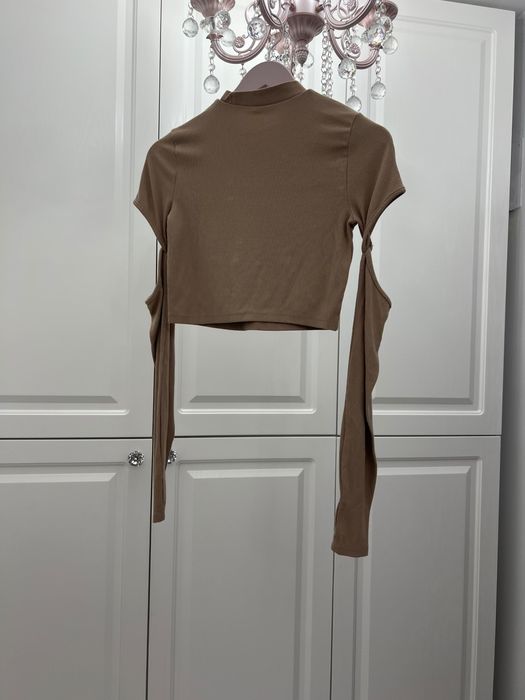 Vand bluza crem cu maneca lunga