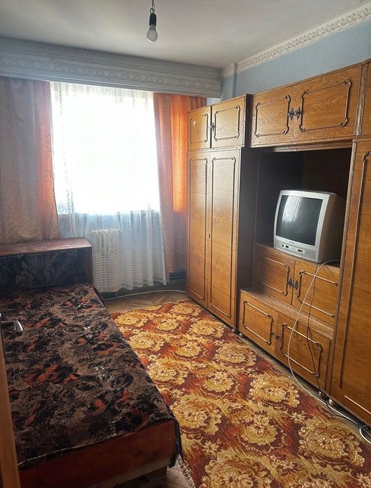 Inchiriez apartament cu doua camere!