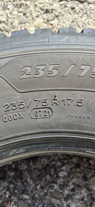 4 anvelope camion tractiune Michelin 235/75/17,5;dot 2021.Pretul este pe bucata.