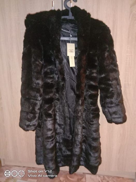 Шуба 46р.               .