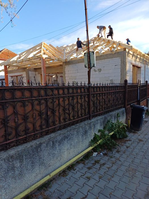 Firma Executăm case la rosu acoperișuri