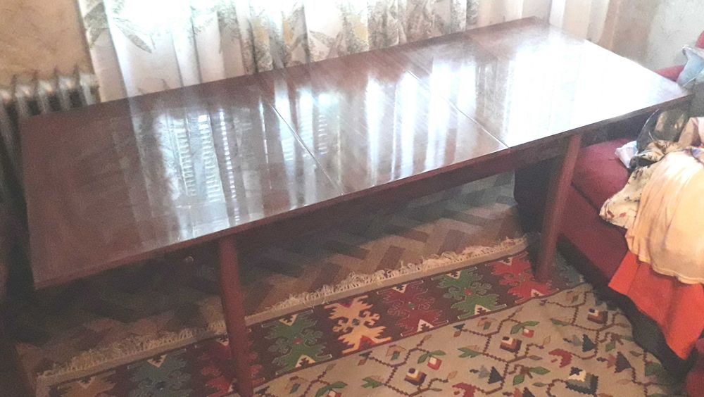 Полирана разтегателна холна маса