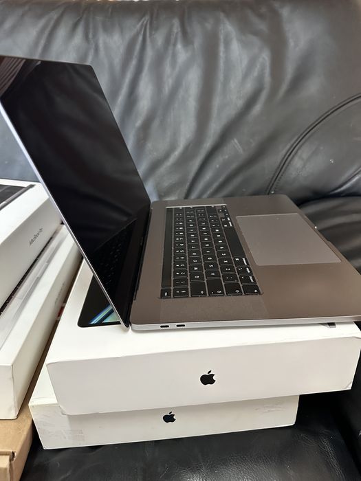 Macbook Pro 16” 2019 A2141  Display Componente Asigur Montaj
