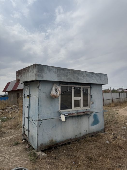 Срочно продается железный бутик