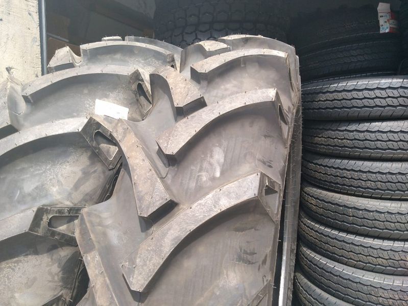 cauciucuri noi 14.00-38 cu 8pliuri pentru tractor u650 roman ZYX1