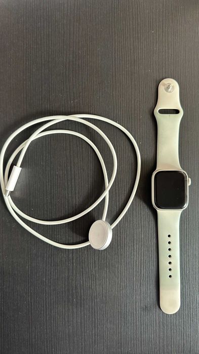 Apple Watch 7 GPS, 41mm Starlight Aluminium Case