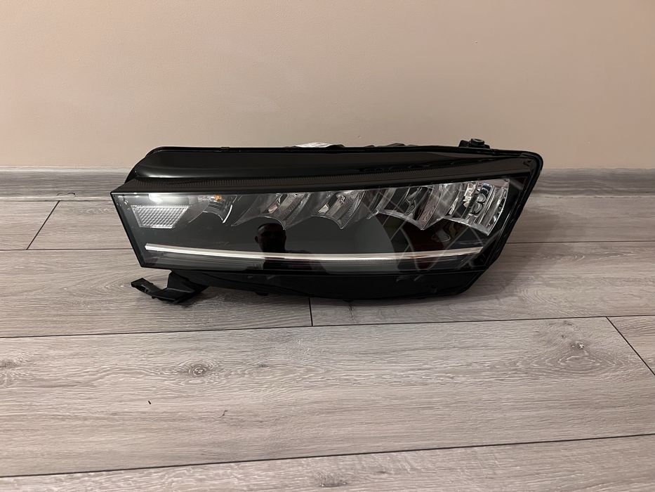 Far stanga Led Skoda Octavia 4, Original, De Europa, Cod 5E4941015