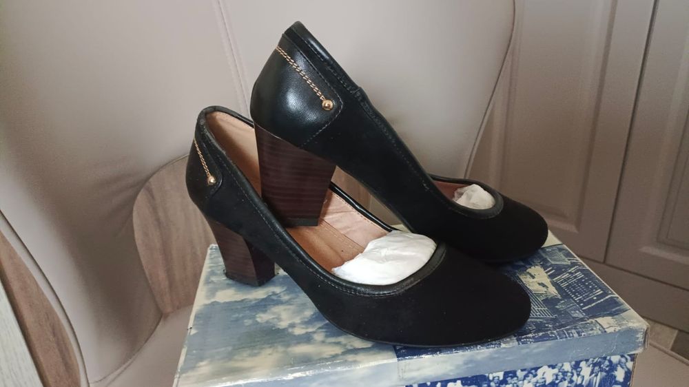 Продам женскую обувь б/у