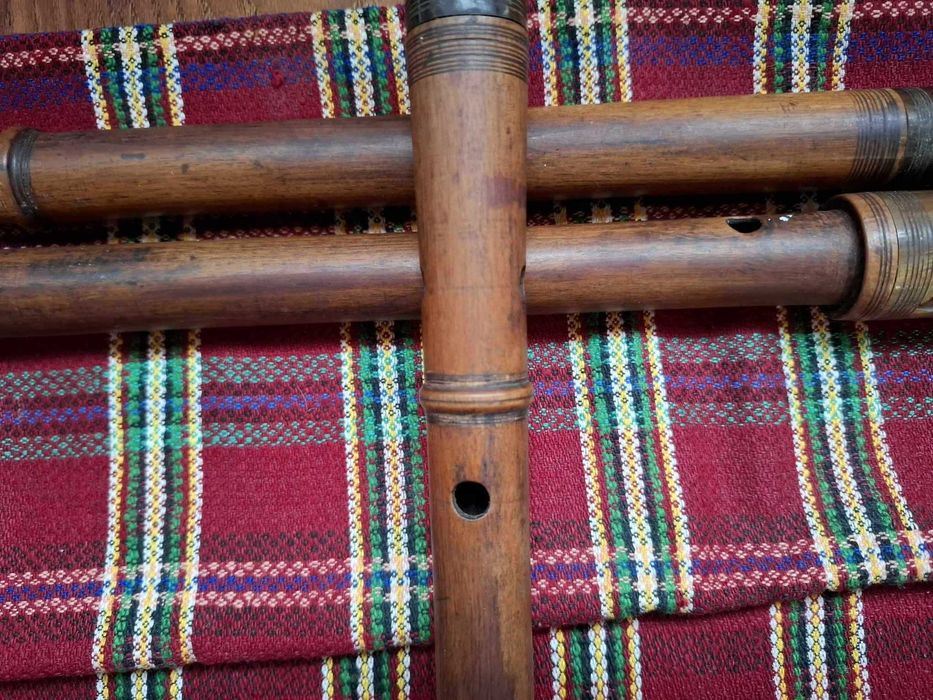 Български триставен кавал.