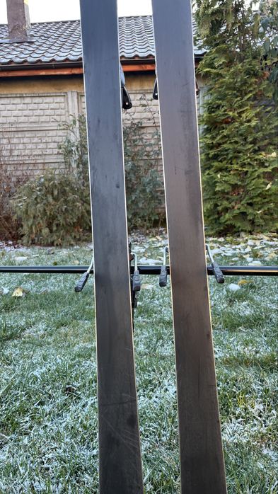 Vând Schiuri Carving Salomon Equipe 10 3V + Bețe Cadou