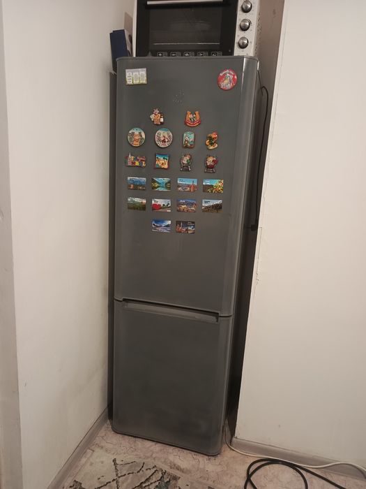 Холодильник срочно продам