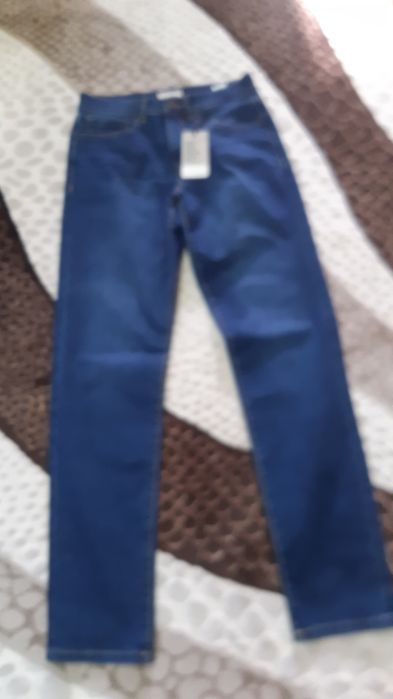 Продам мужские джинсы.