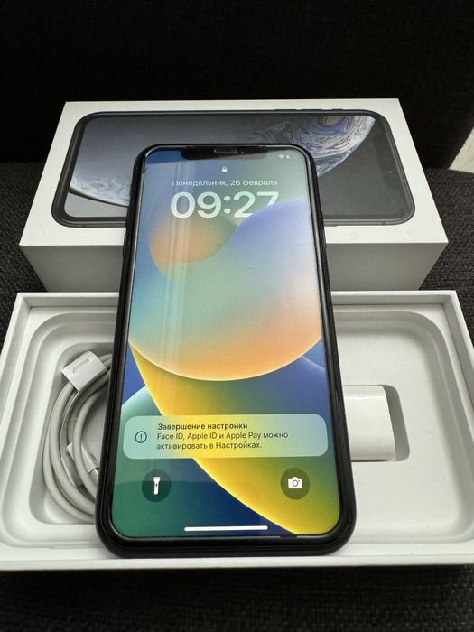 Смартфон IPhone XR