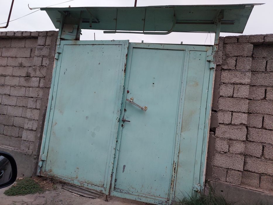 Продам ворота в среднем состоянии