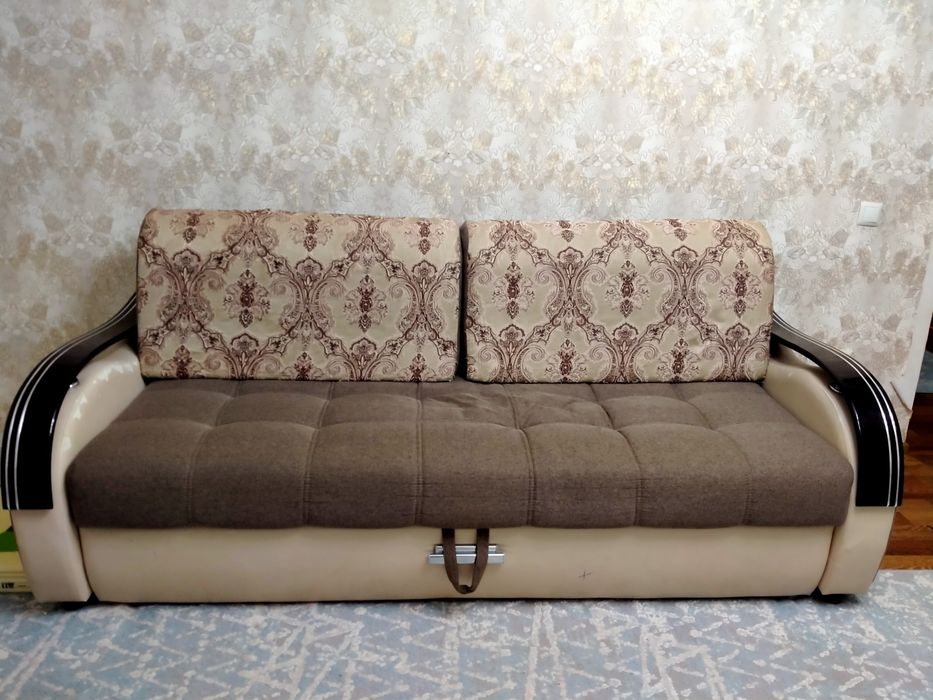 Диван в хорошем состоянии