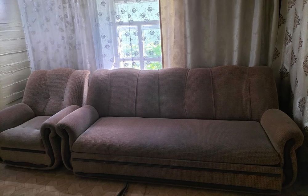 Продам диван с креслами