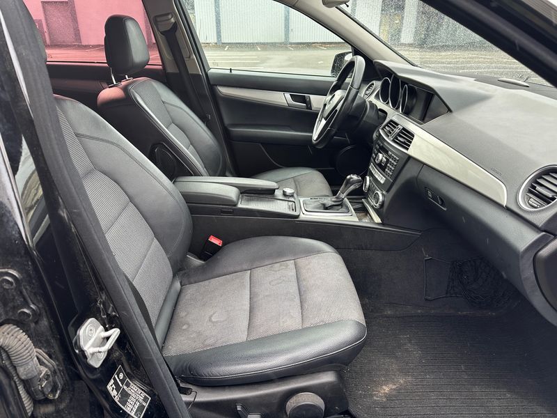 Mercedes-Benz C-Klasse C 220 CDI T BlueEfficiency Avantgarde 2011