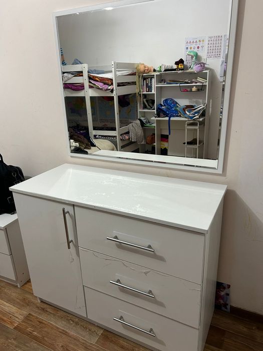 Продам спальний гарнитур