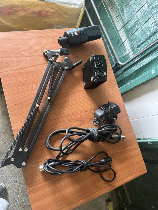 Microfon studio, sE Electronics plus stativ