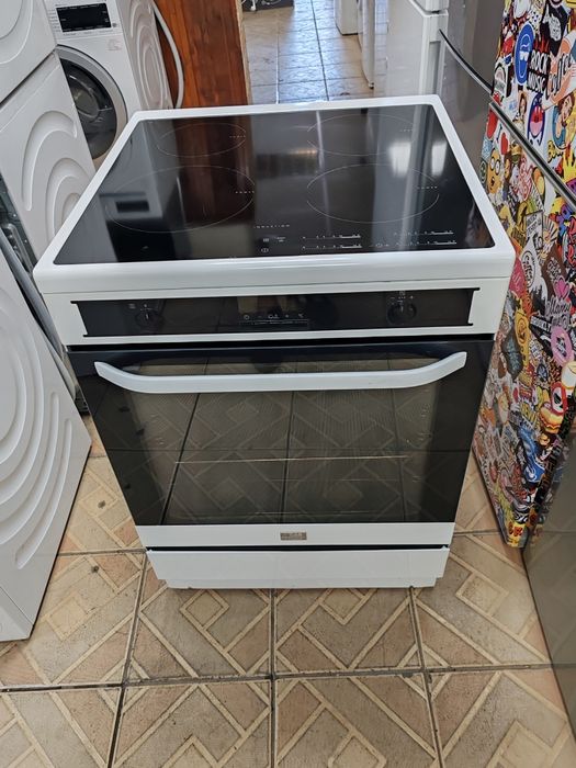 Свободно стояща печка с индукционни котлони Voss Electrolux с Pirolise и 2 години Гаранция!