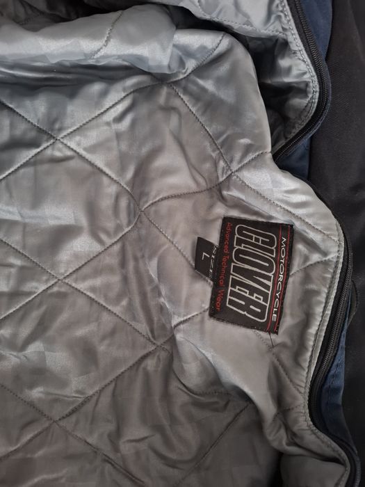 Vând geaca moto Clover