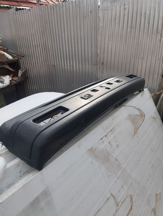 Damas  oldi orqa bamfer