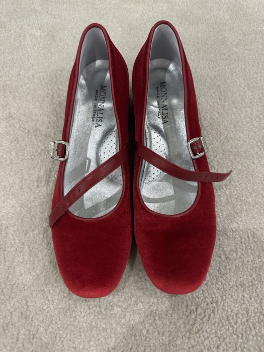 Чисто нови обувки за момиче на италианската марка Monnalisa