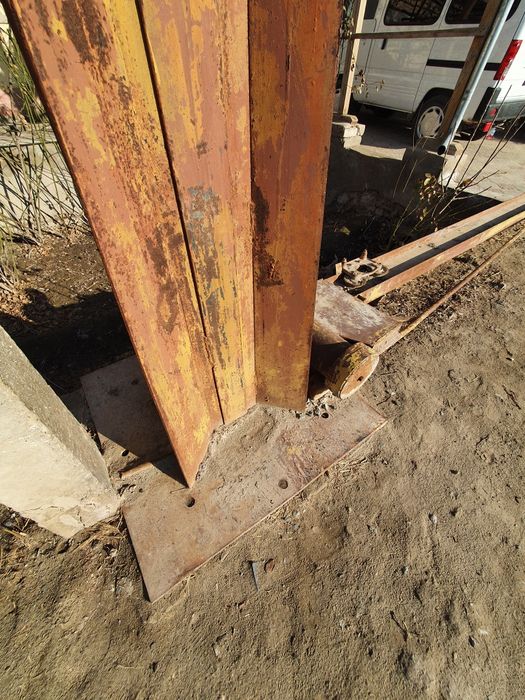 Tokarni sexla uchun kran.