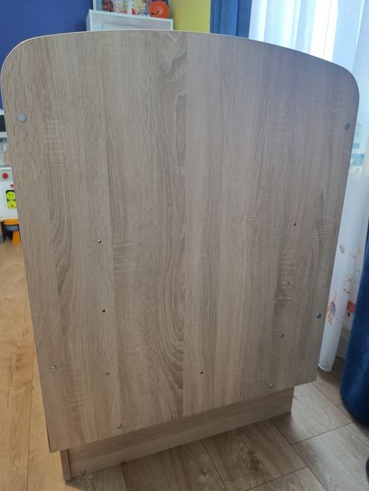 Кошара с люлеещ механизъм и матрак