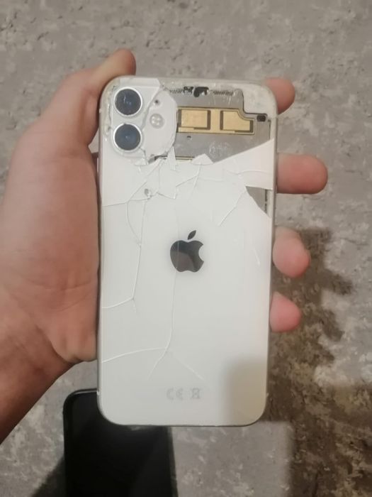 Айфон 11 в хорошем состоянии