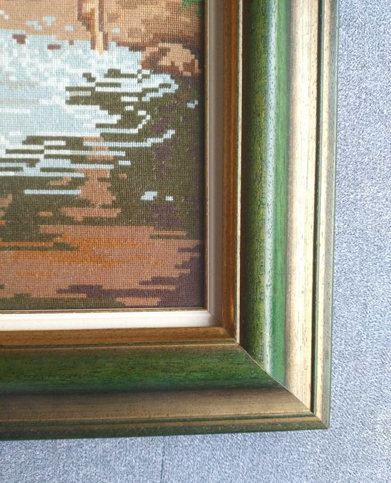 Гоблен Коне в реката - работен през 90те с рамка