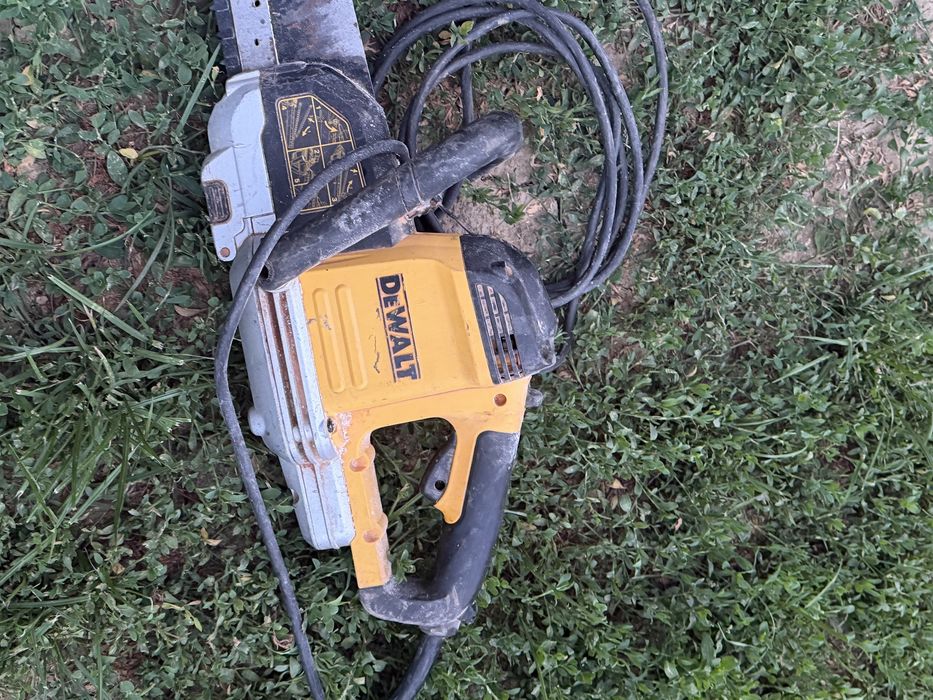 Fierăstrău electric DeWalt DWE398 Alligator 1700W