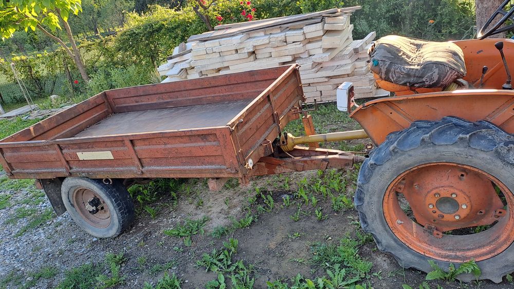 Vând tractor Fiat 215