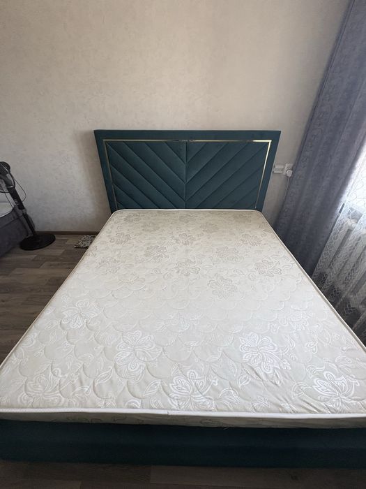 Кровать двуспальная