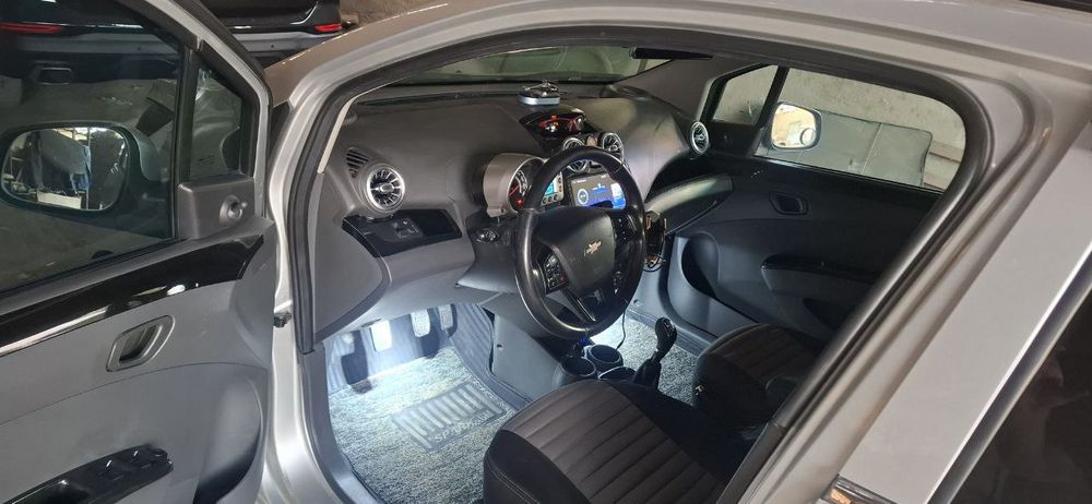 Продается спарк в хорошем состояние