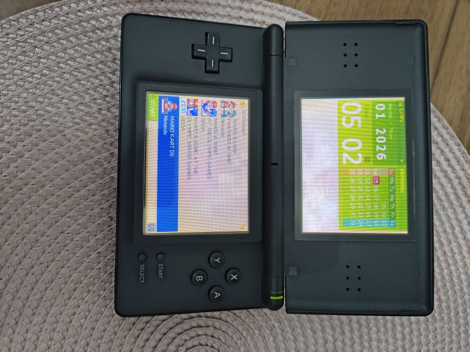 Nintendo DS Lite, cablu alimentare, modat card 64gb
