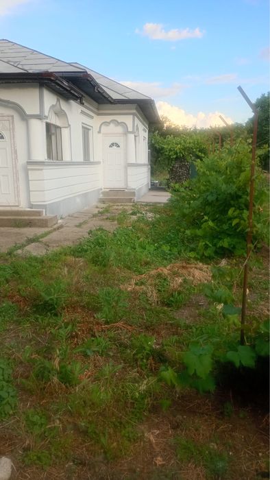 casa la curte cu teren 1400 mp