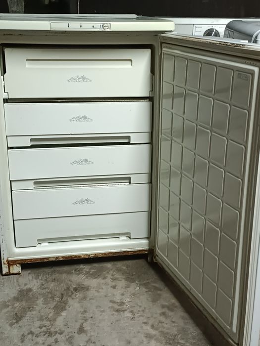 Продам Морозильник Бирюса