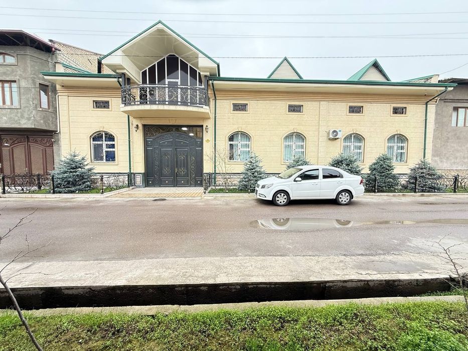 Ховли сотилади Своя