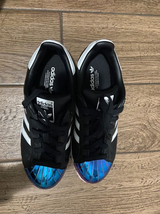 Обувки adidas перфектно качество