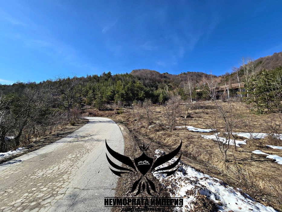 Продавам земя 5000 кв. в село Врата, местност Чуката общ.Асеновград