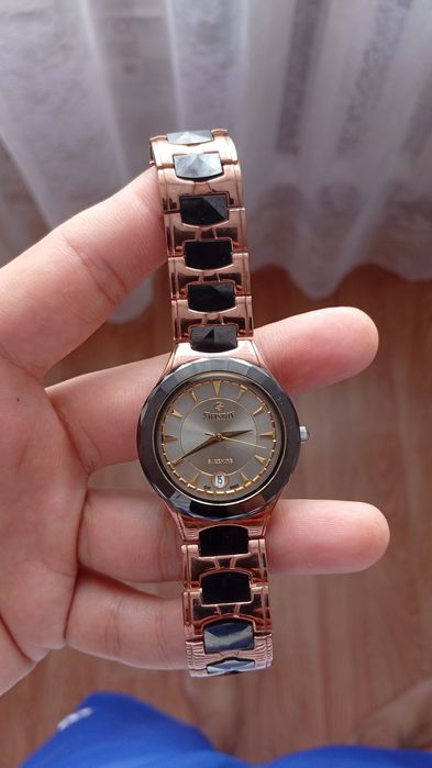 Продам часы женские