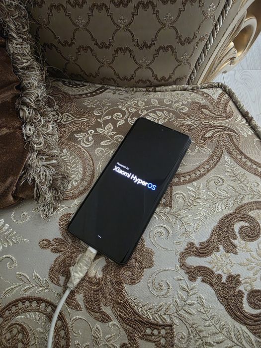 Redmi Note 14 Pro + 5G 512 Гигабайт в чёрном цвете