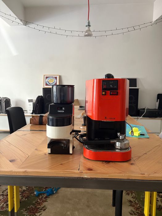 Комплект еспресо-кафемашина Baby Gaggia с кафемелачка MDF