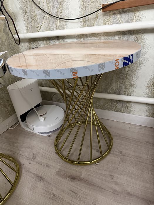 Журнальный столик