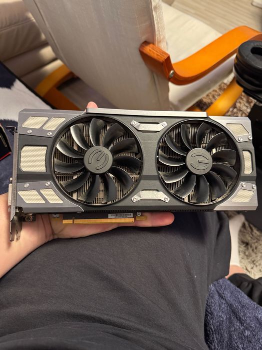 Placa video EVGA GeForce GTX 1070