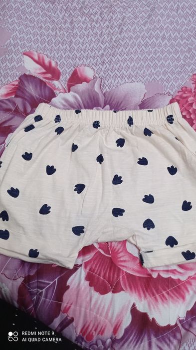 Шортики в хорошем состоянии на 6-8 лет.Цена за одни