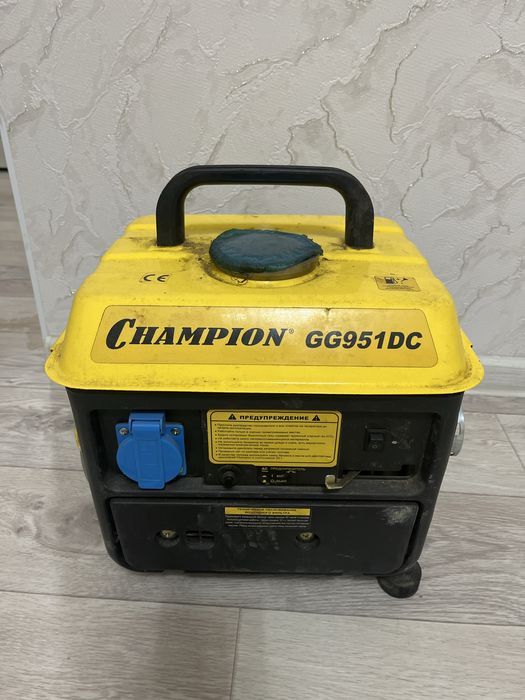 Бензиновый  генератор